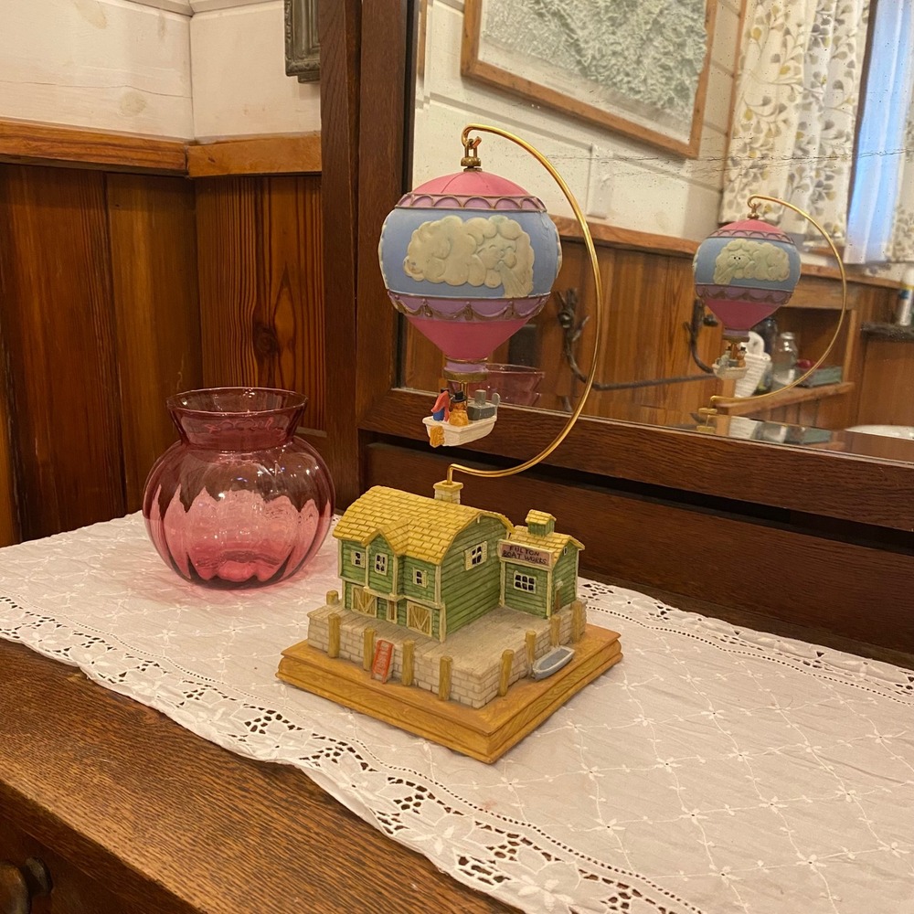 12" Glama "Fulton Boat Works" Music Box Rotating Hot Air Balloon Resin Diorama - Picture 3 of 11